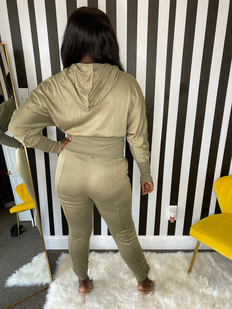 
            
                Load image into Gallery viewer, Boujee Business Hooded Pants Set (Olive)
            
        