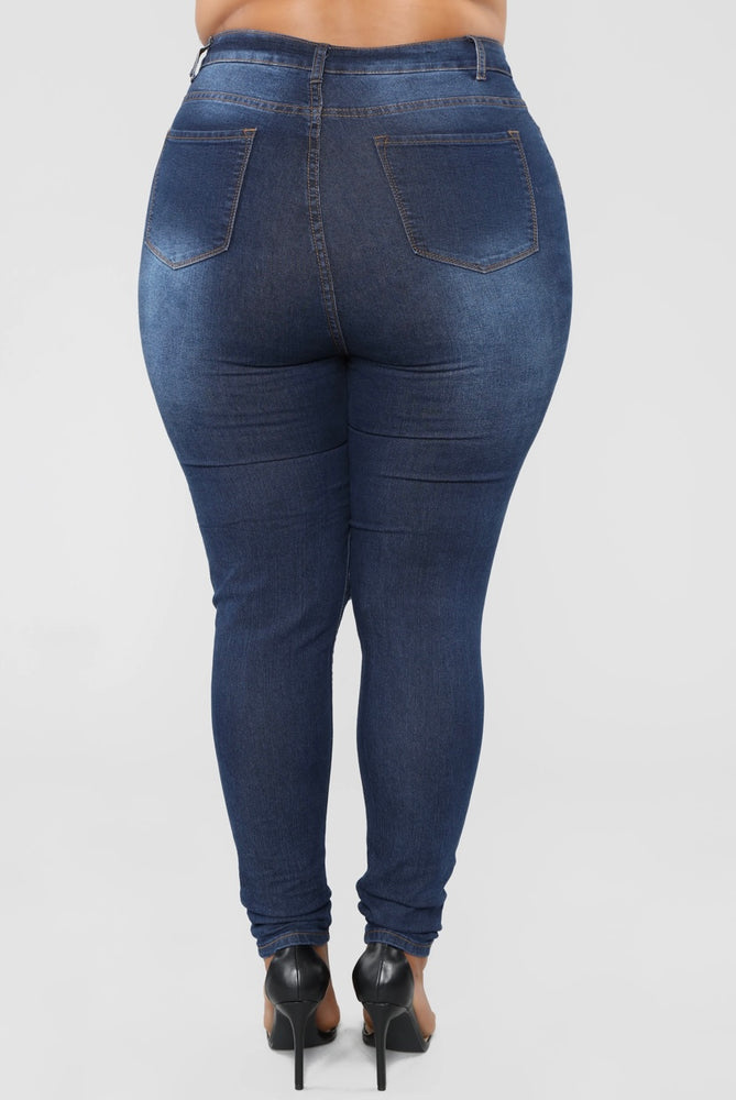 
            
                Load image into Gallery viewer, My Favorite Skinny Jeans (Curve)
            
        