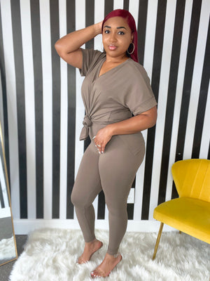
            
                Load image into Gallery viewer, Simplicity Is Key Legging Set - Cocoa
            
        